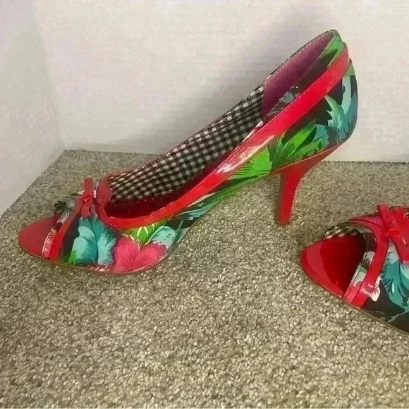 Naughty Monkey Red High Heels, size 8.5, Fun print - Picture 2 of 8